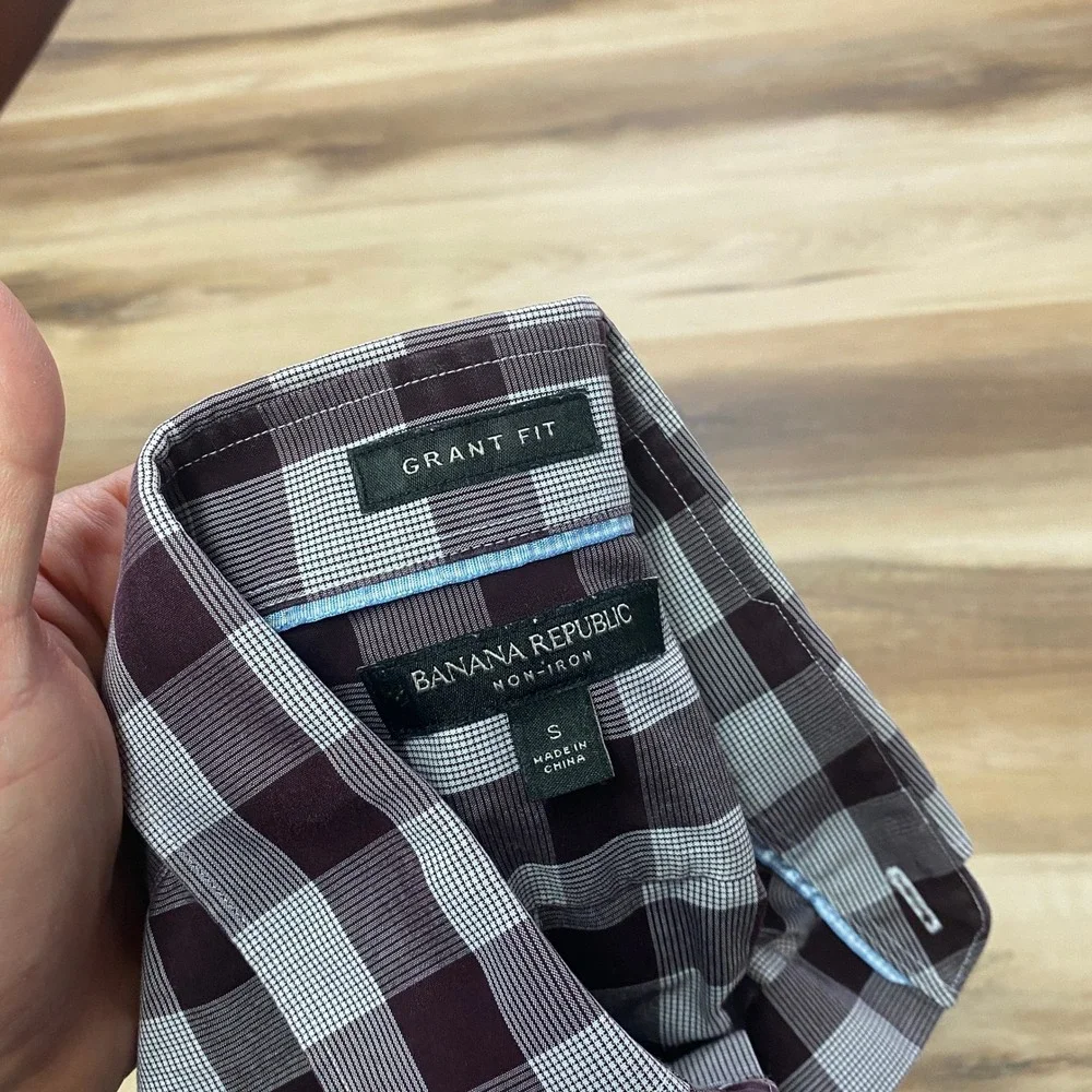 Banana Republic Shirt Mens Small Grant Fit Gingham Check Cotton Burgundy White
